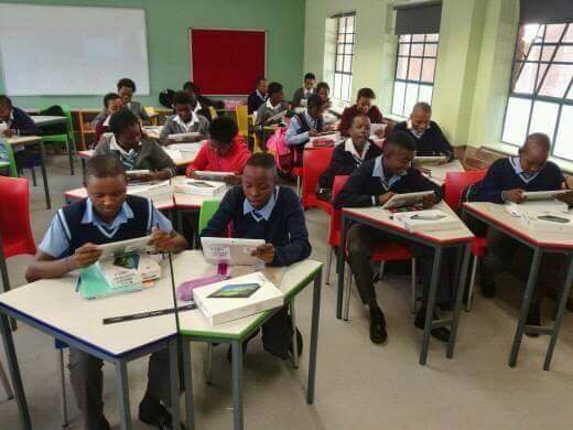 Dr Molefi Oliphant Secondary School