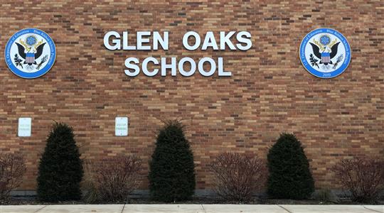 Glen Oaks School