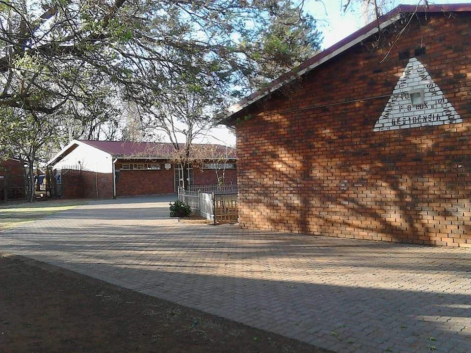 Khutlo-Tharo Secondary School